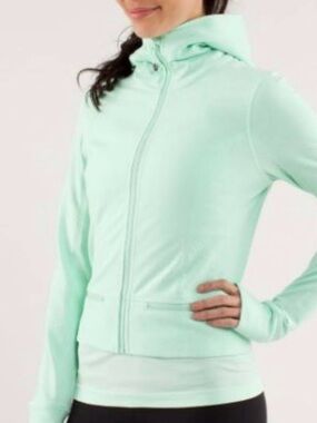 Lululemon throw me over  Zip-Up Hoodie Jacket. Mint. Size 6